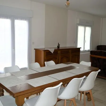 Holiday home Le Dortoir, Maison Familiale - Jardin - 5km
