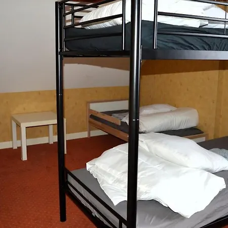 Le Dortoir, Maison Familiale - Jardin - 5km Holiday home Cresserons
