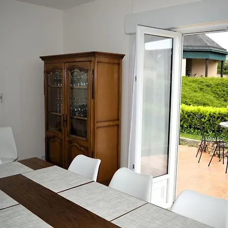 Holiday home Le Dortoir, Maison Familiale - Jardin - 5km Cresserons