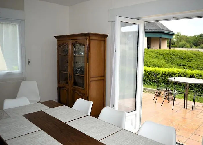 Casa vacanze Le Dortoir, Maison Familiale - Jardin - 5km Cresserons